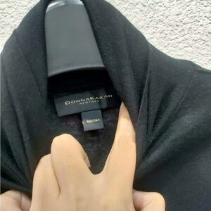 Donna Karan turtle neck long sleeves top — NWT